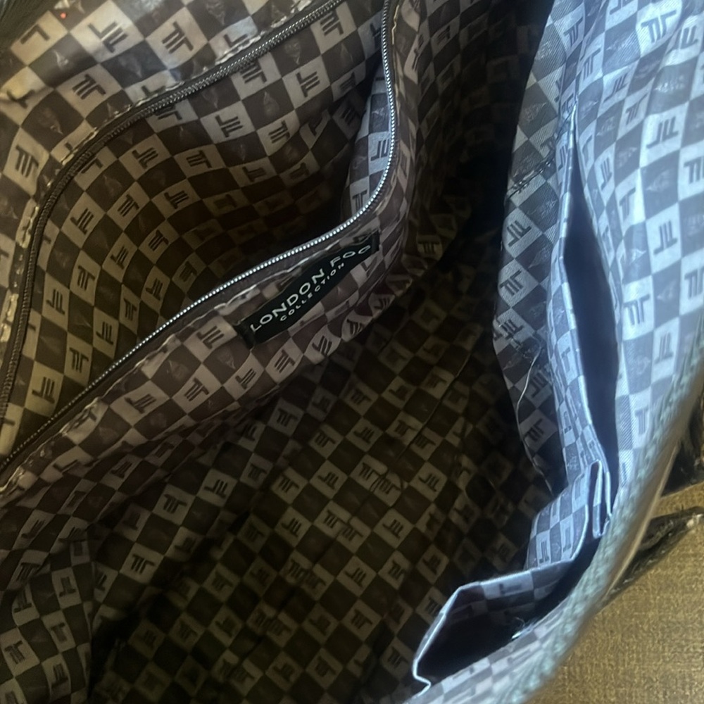 NWT London Fog Charcoal and Black Messenger Bag - Picture 9 of 9